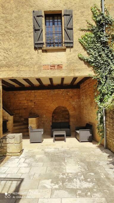 Demeure Du Xiiie-Xive S. Dans La Cite Medievale. Gourdon-en-quercy Luaran gambar