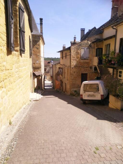 Demeure Du Xiiie-Xive S. Dans La Cite Medievale. Gourdon-en-quercy Luaran gambar